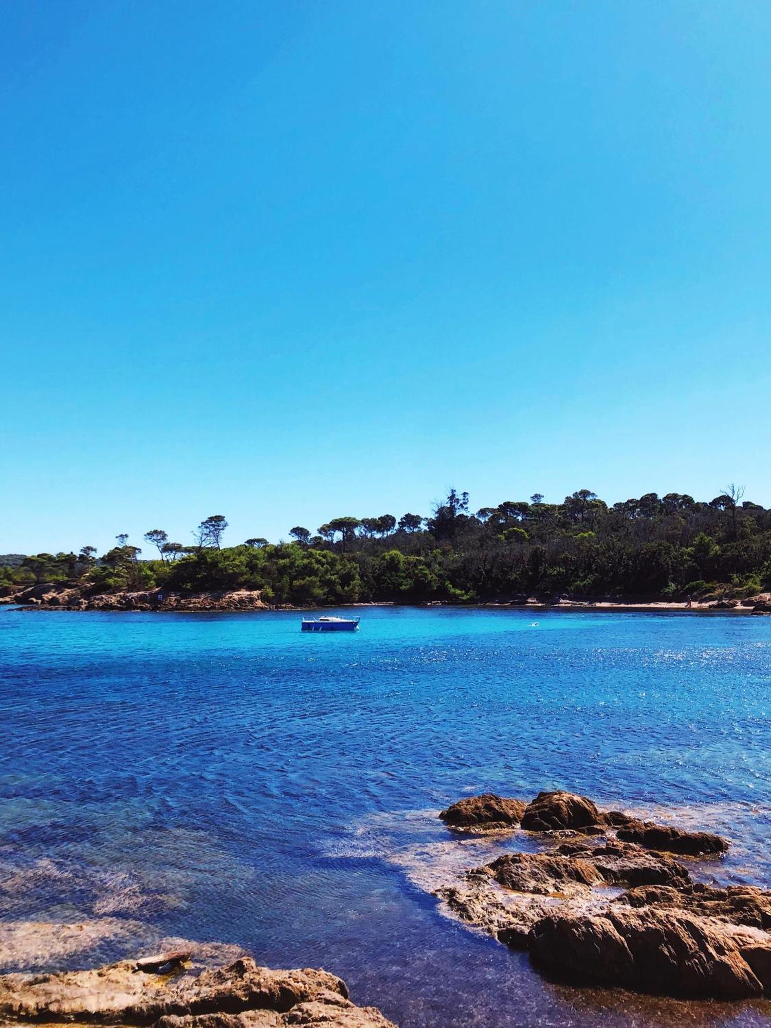 T2 Avec Terrasse & Parking A 5 Min Du Centre, 10 Min Des Plages Hyères Exterior foto